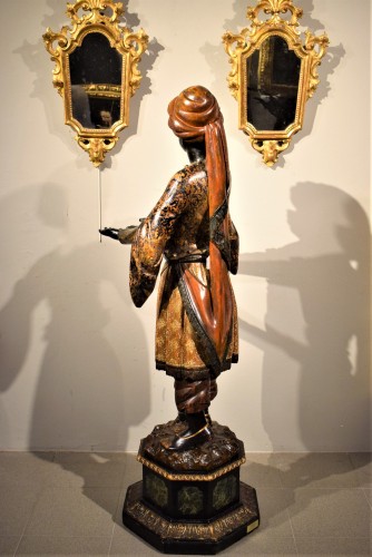 XVIIIe siècle - Serviteur en livrée dorée - Grande sculpture, Venise XVIIIe siècle